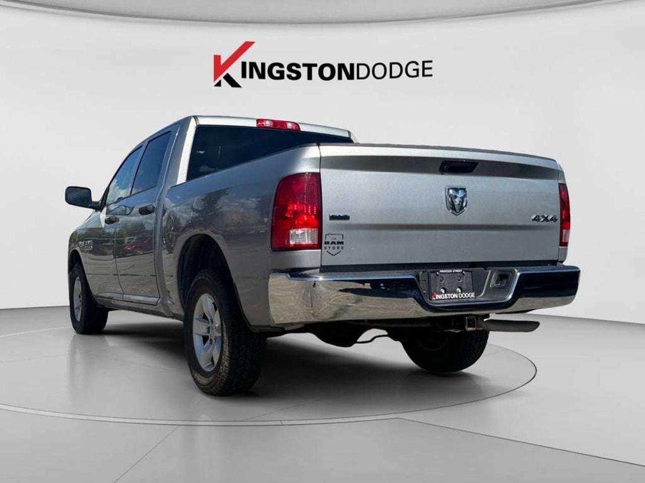 2023 RAM 1500 SLT 4WD   5.7L HEMI V8! Photo