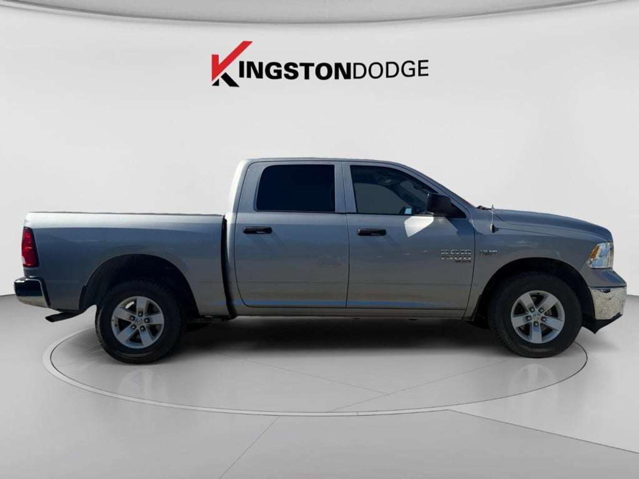 2023 RAM 1500 SLT 4WD   5.7L HEMI V8! Photo