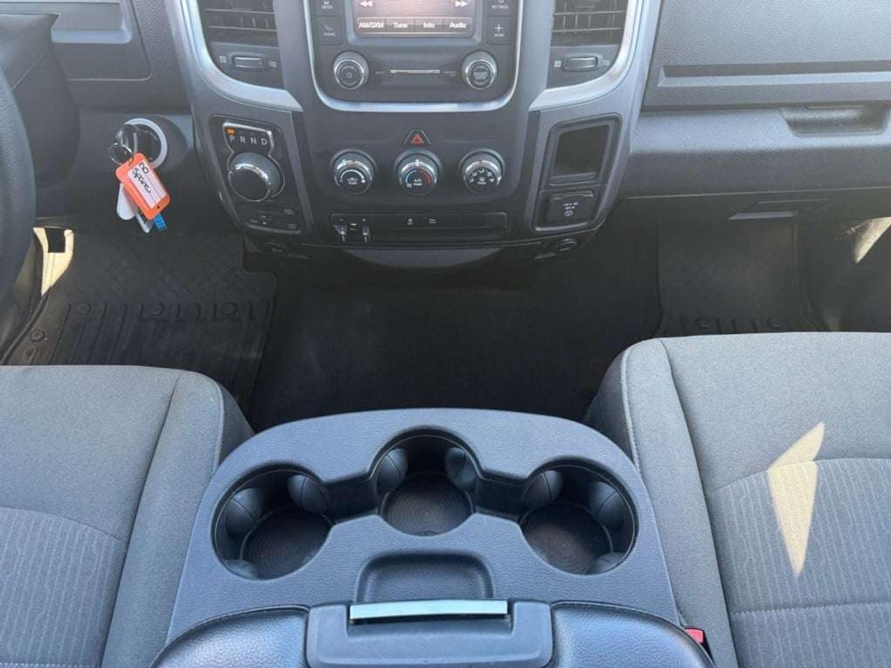 2023 RAM 1500 SLT 4WD   5.7L HEMI V8! Photo