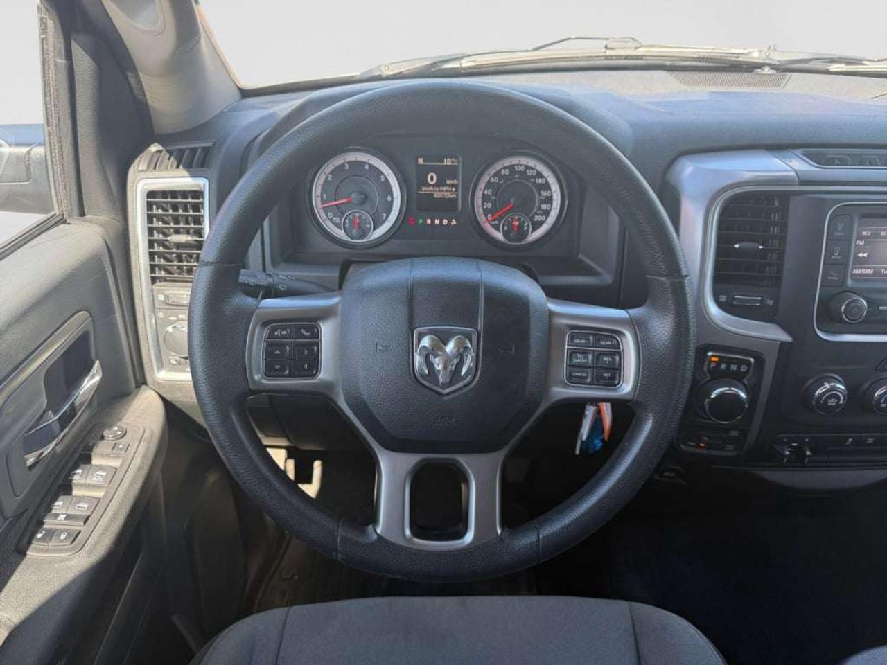 2023 RAM 1500 SLT 4WD   5.7L HEMI V8! Photo