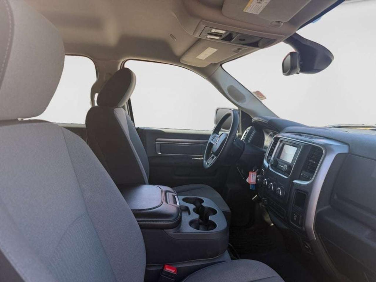 2023 RAM 1500 SLT 4WD   5.7L HEMI V8! Photo