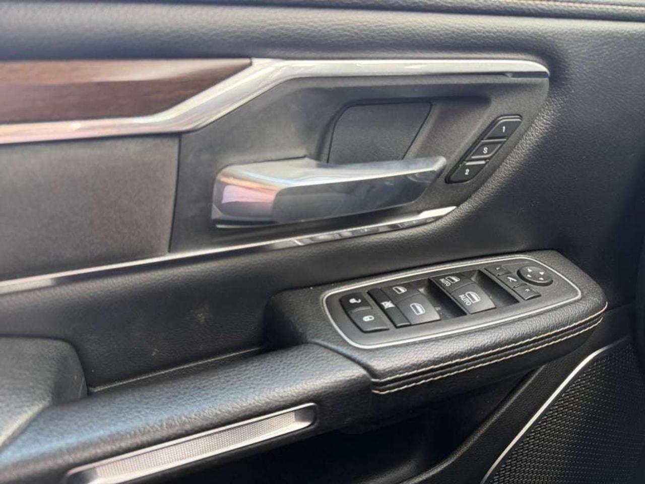 2022 RAM 1500 Laramie 4WD   5.7L HEMI V8   ReadyLIFT Photo