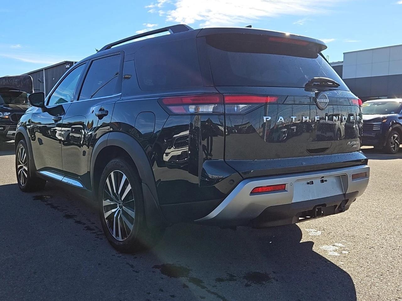 2024 Nissan Pathfinder Platinum 4WD Photo2