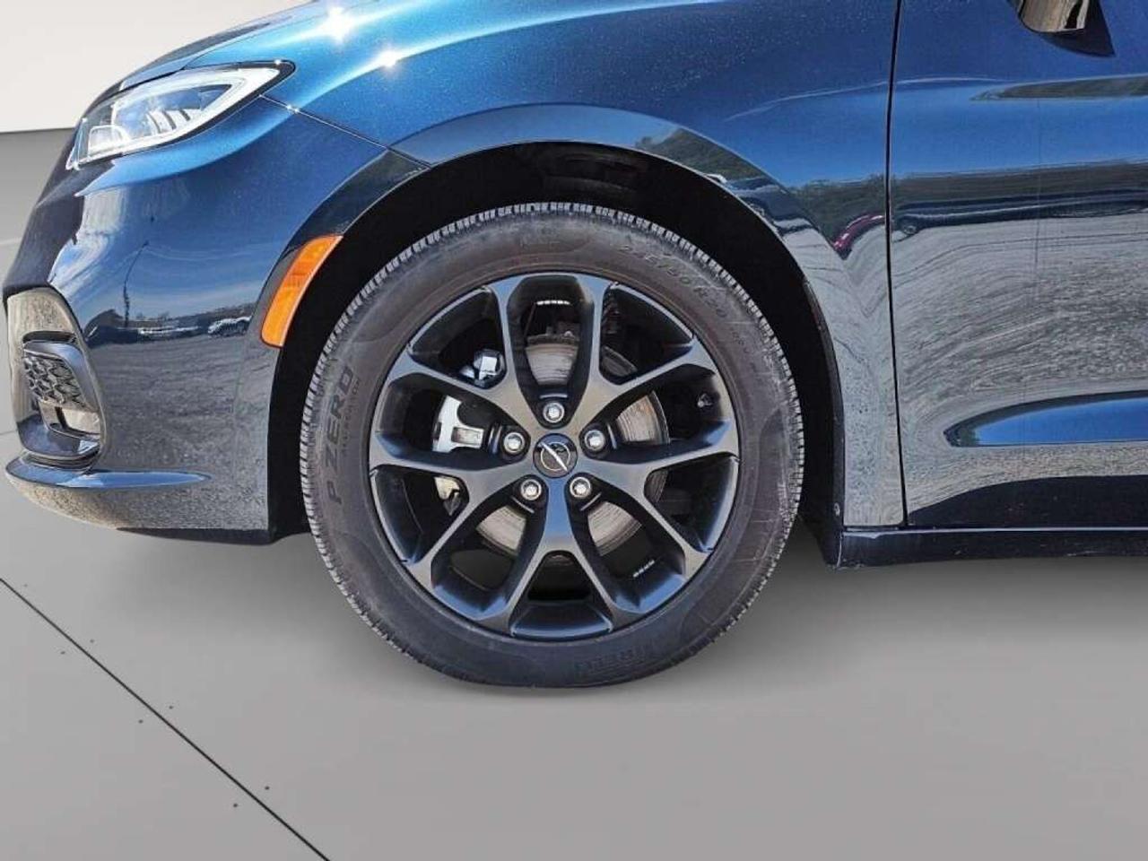 2024 Chrysler Pacifica Limited   Service Loaner Vehicle Photo