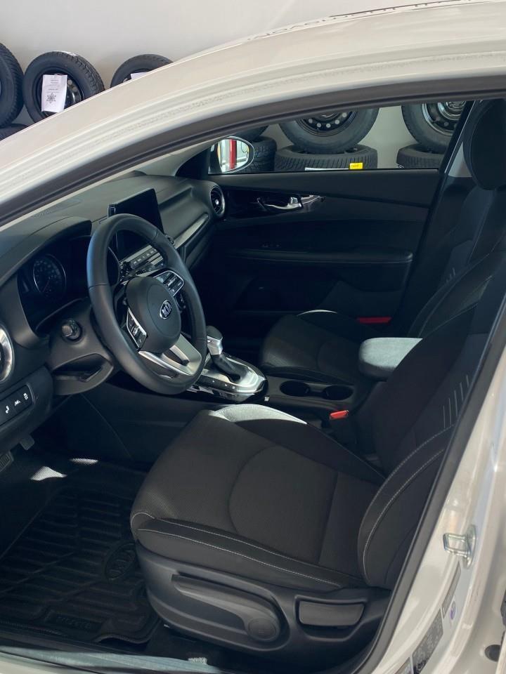 2021 Kia Forte EX Premium 4dr Sedan Photo