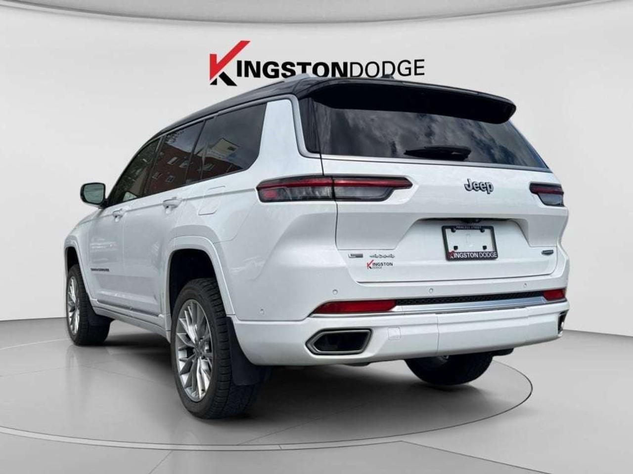 2022 Jeep Grand Cherokee Summit 4WD   5.7L V8 Photo