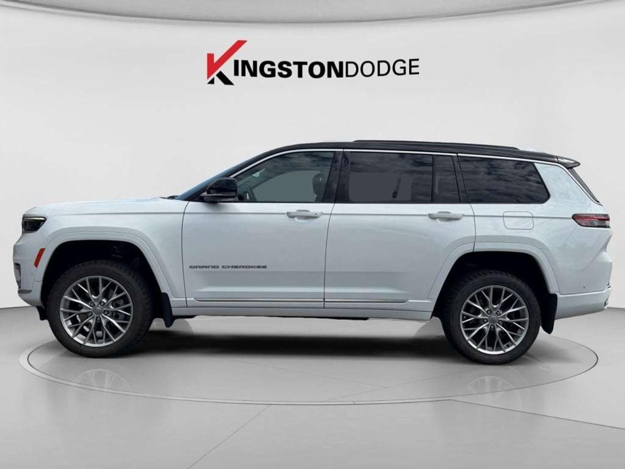 2022 Jeep Grand Cherokee Summit 4WD   5.7L V8 Photo5