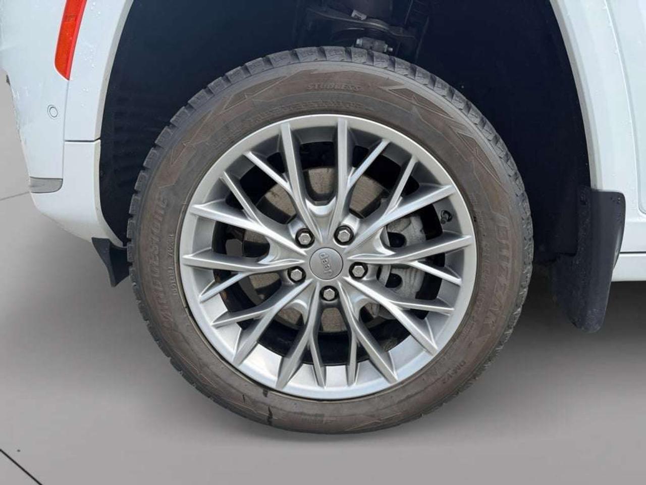 2022 Jeep Grand Cherokee Summit 4WD   5.7L V8 Photo