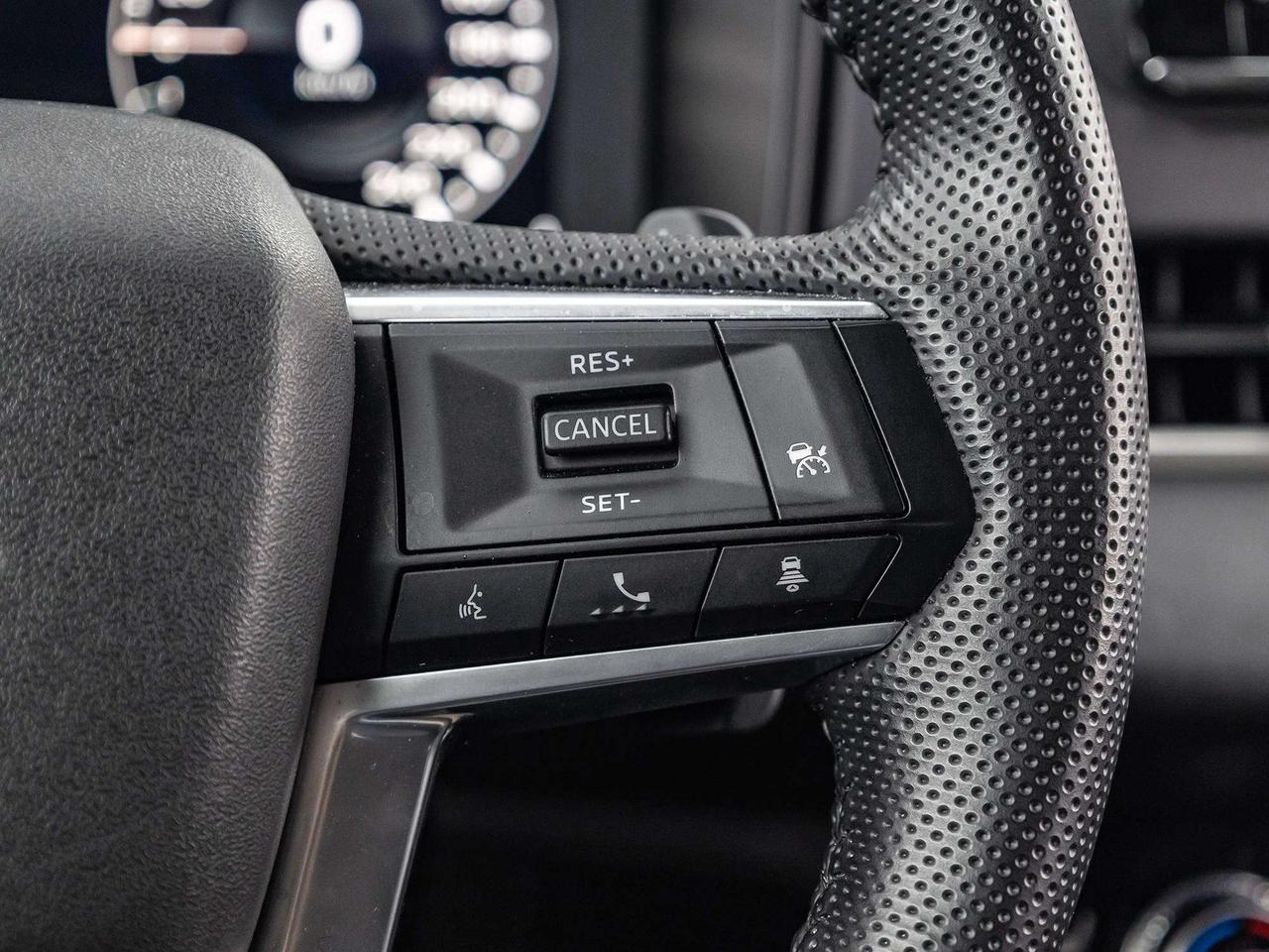 2023 Mitsubishi Outlander ES Photo