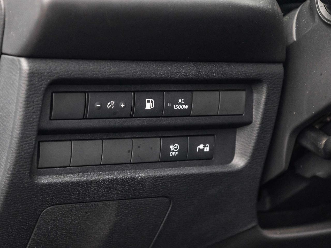 2023 Mitsubishi Outlander ES Photo