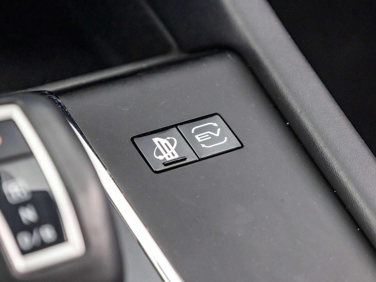 2023 Mitsubishi Outlander ES Photo