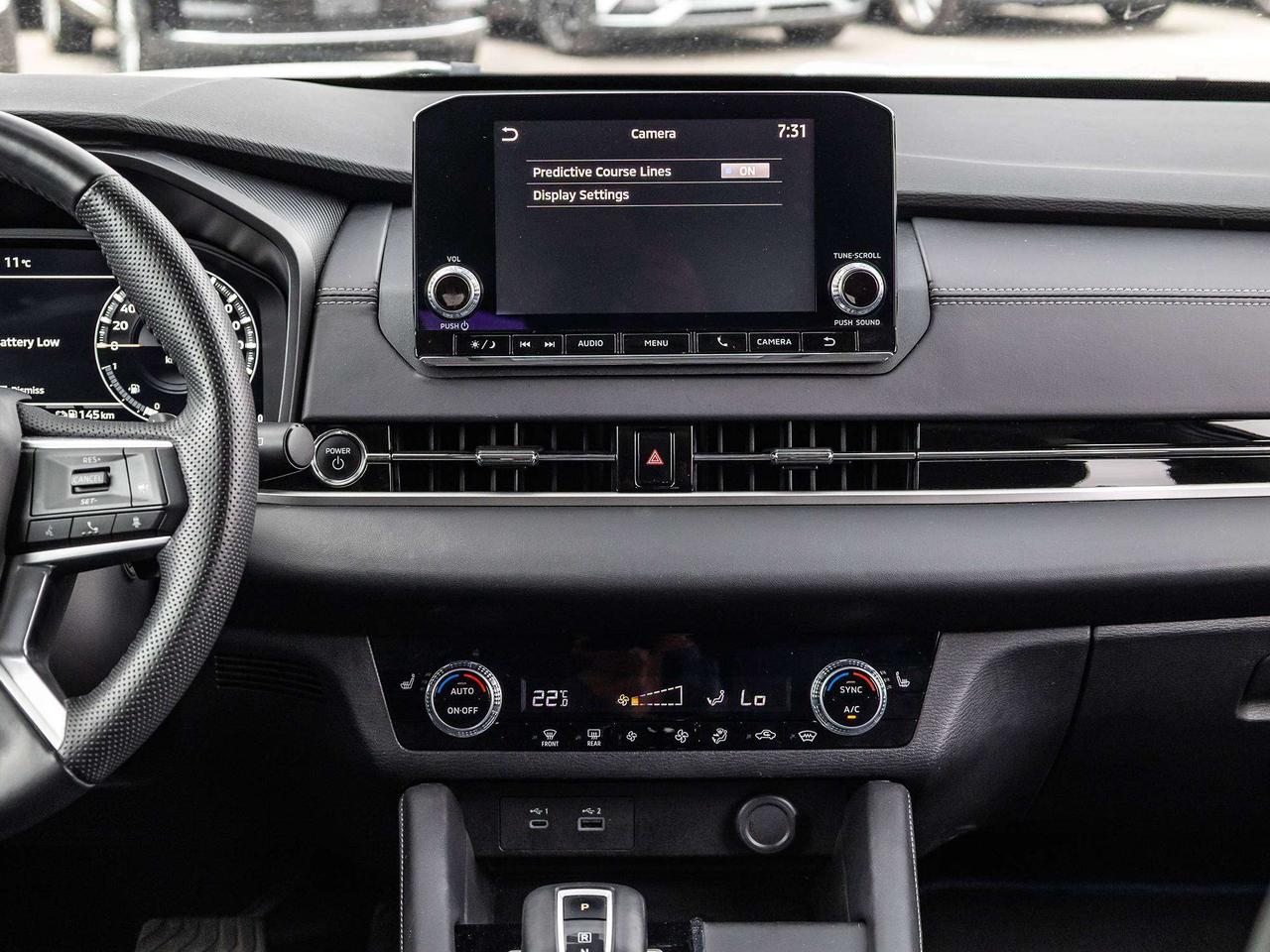 2023 Mitsubishi Outlander ES Photo