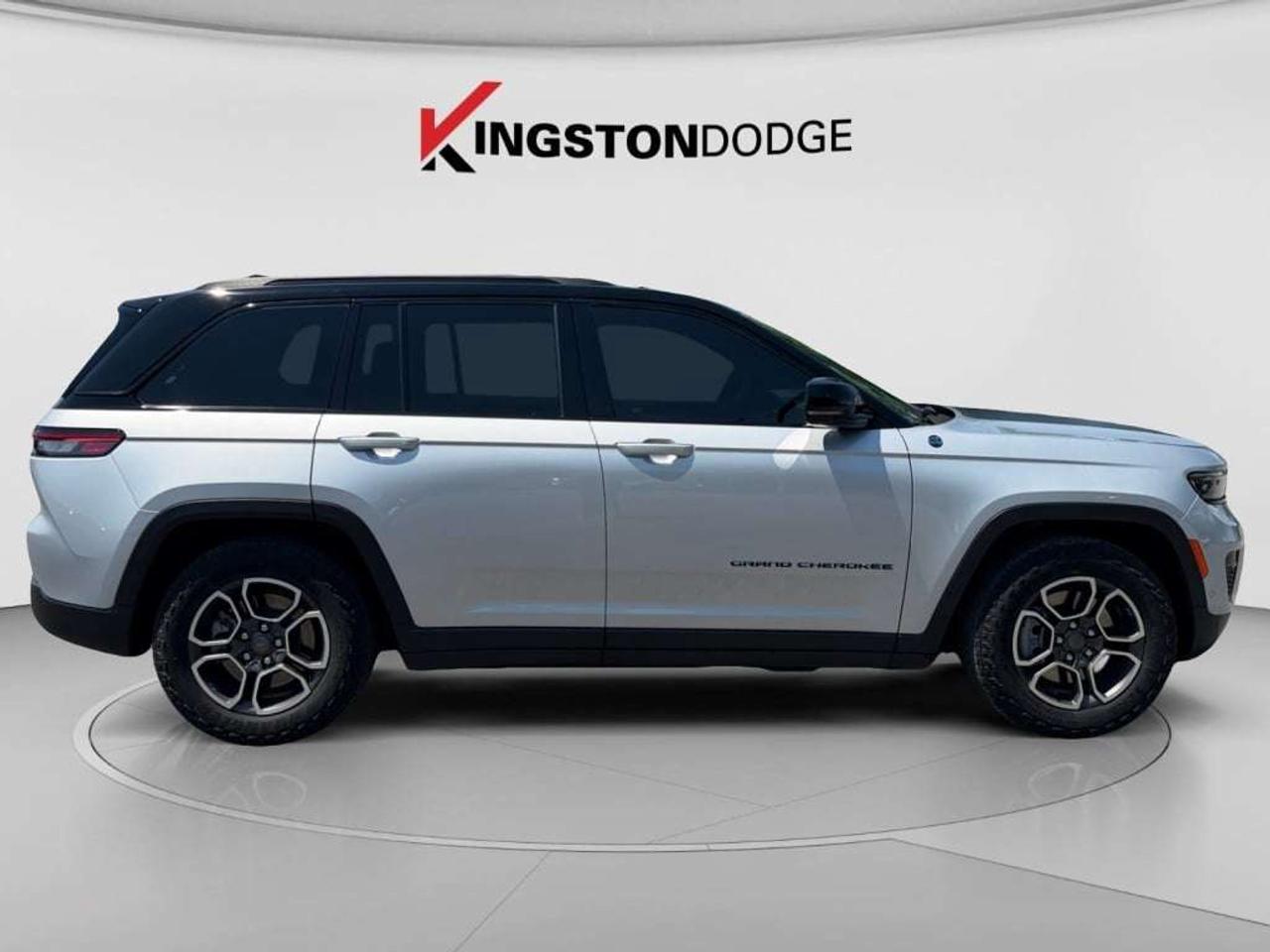 2022 Jeep Grand Cherokee Trailhawk 4WD Photo