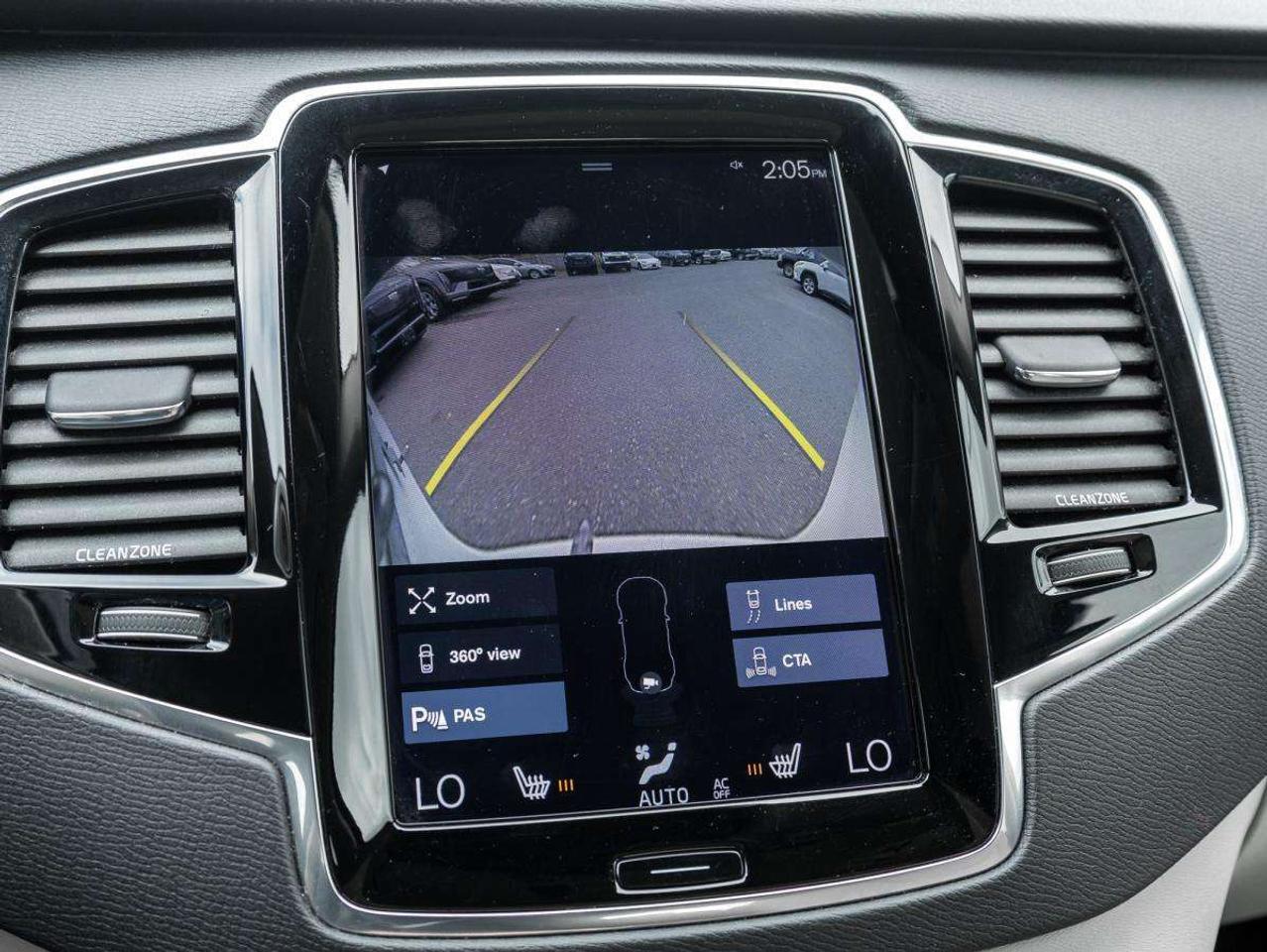 2016 Volvo XC90 AWD 5dr T6 Momentum Photo