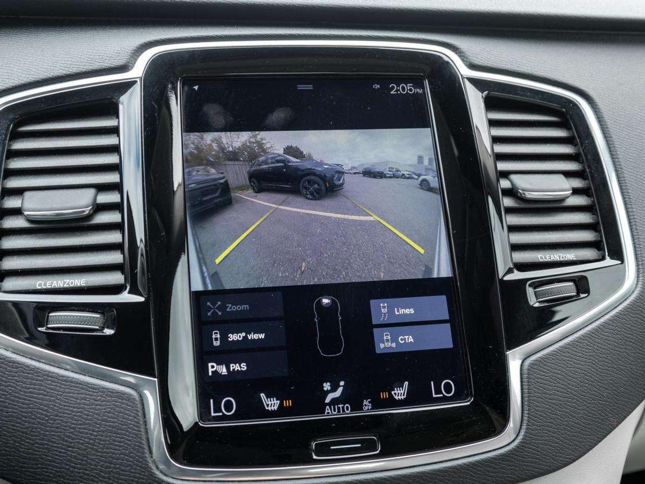 2016 Volvo XC90 AWD 5dr T6 Momentum Photo