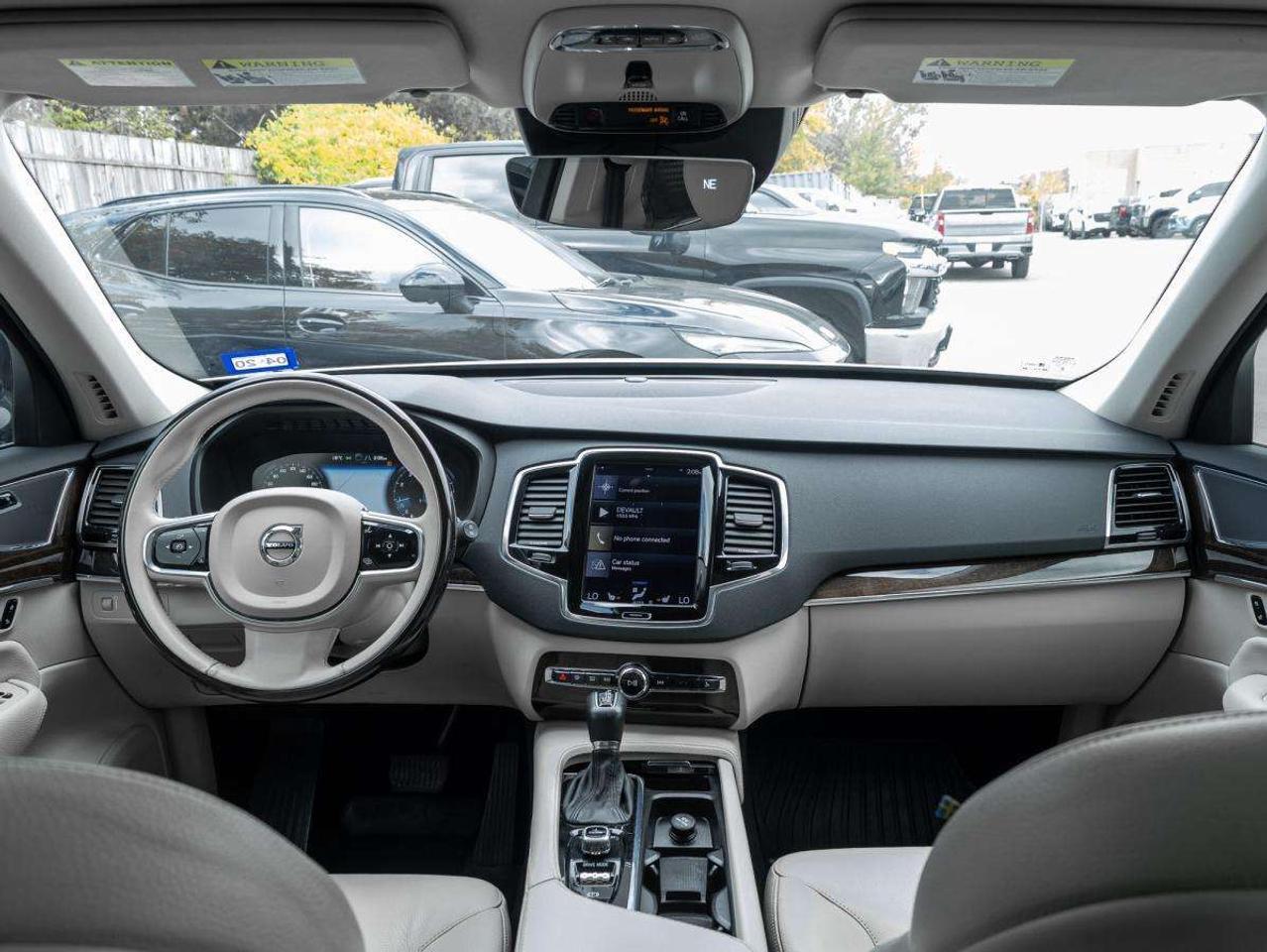 2016 Volvo XC90 AWD 5dr T6 Momentum Photo