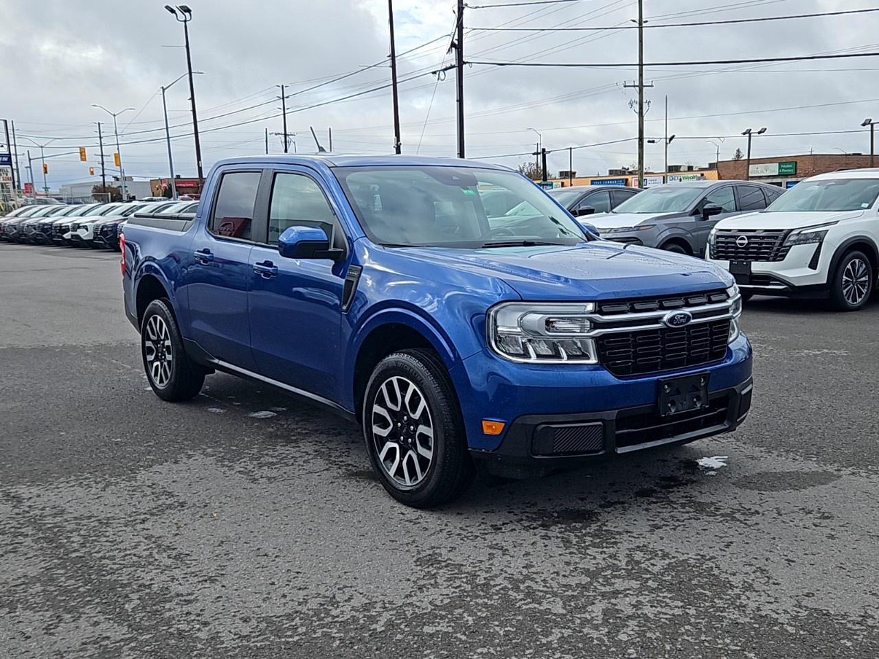 2023 Ford Maverick LARIAT FWD SuperCrew Photo2
