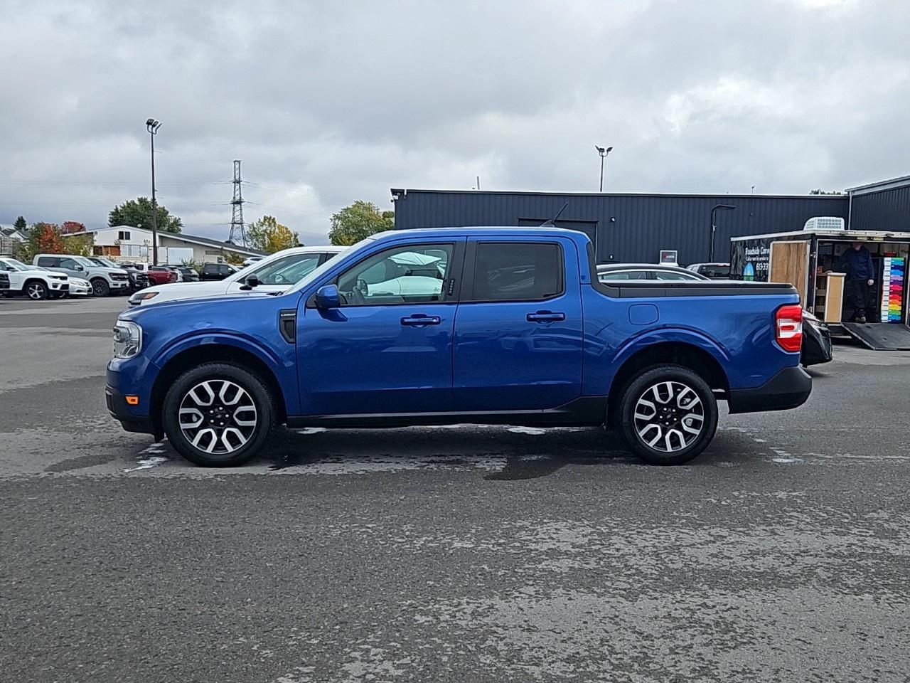 2023 Ford Maverick LARIAT FWD SuperCrew Photo