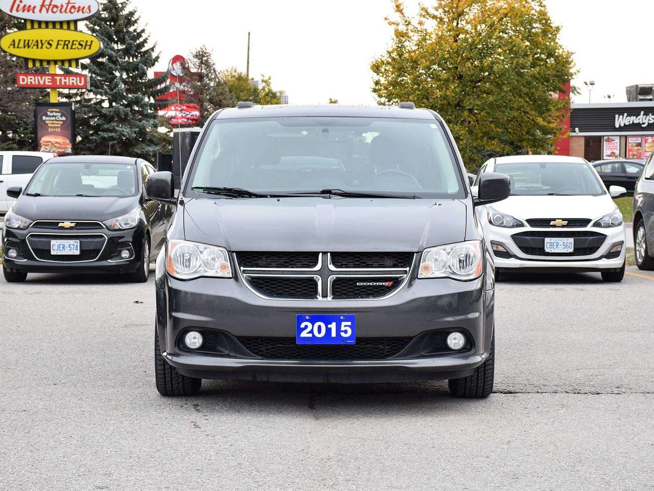 2015 Dodge Grand Caravan Crew Plus ~Nav ~Cam ~Sunroof ~Leather ~Blind Spot Photo5