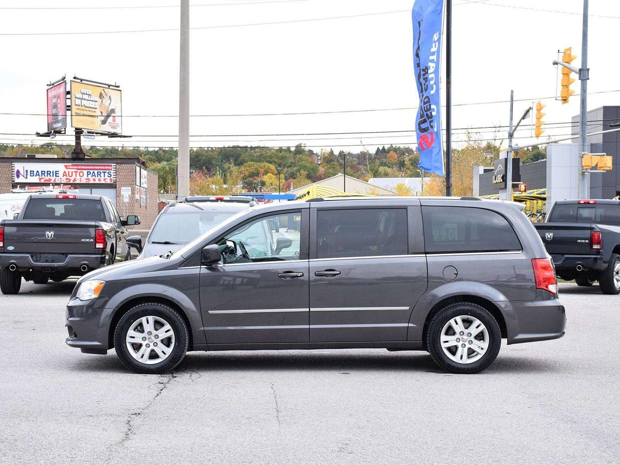 2015 Dodge Grand Caravan Crew Plus ~Nav ~Cam ~Sunroof ~Leather ~Blind Spot Photo2