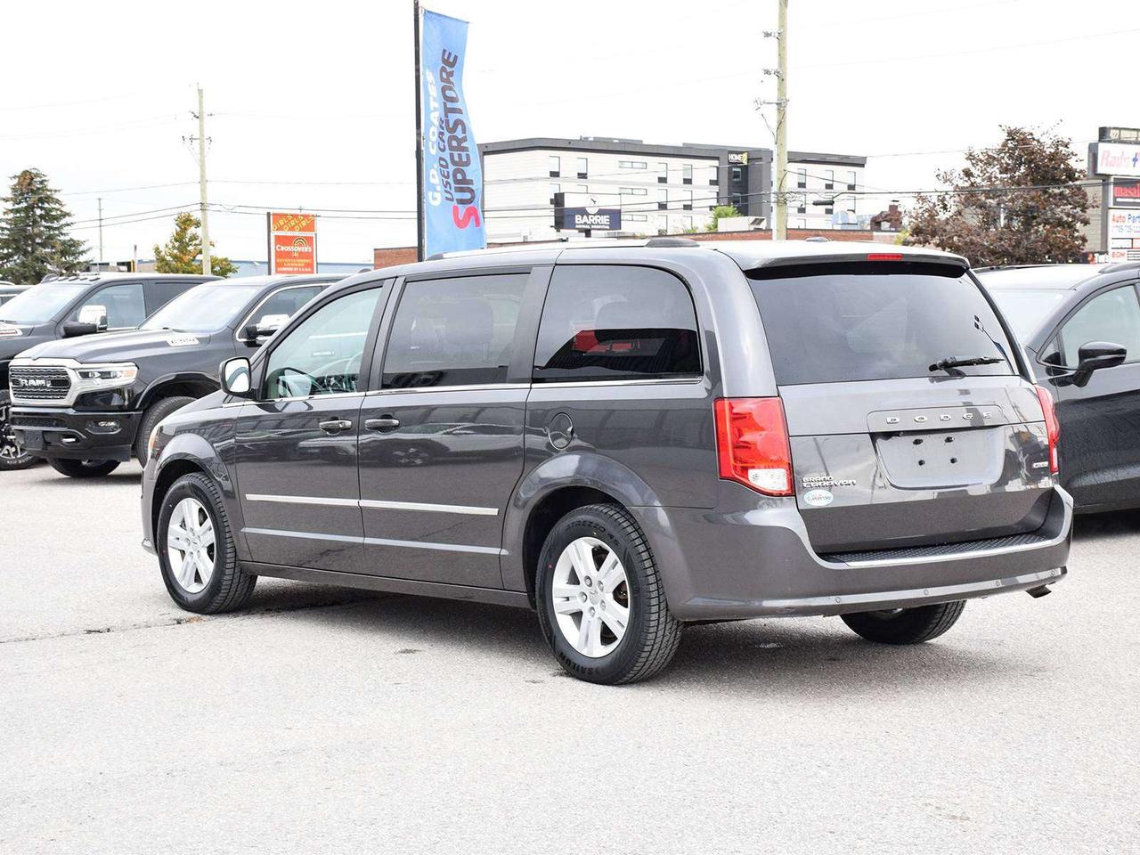 2015 Dodge Grand Caravan Crew Plus ~Nav ~Cam ~Sunroof ~Leather ~Blind Spot Photo3