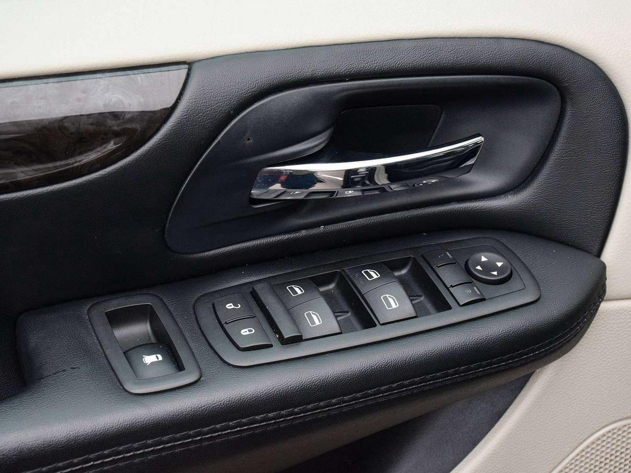 2015 Dodge Grand Caravan Crew Plus ~Nav ~Cam ~Sunroof ~Leather ~Blind Spot Photo