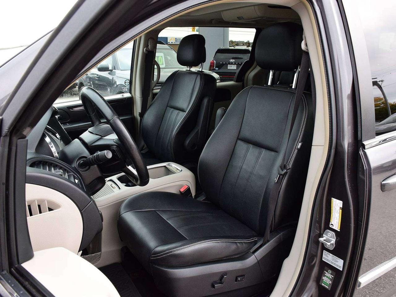 2015 Dodge Grand Caravan Crew Plus ~Nav ~Cam ~Sunroof ~Leather ~Blind Spot Photo