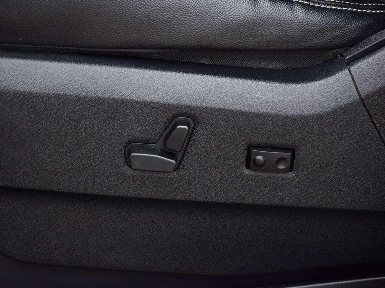 2015 Dodge Grand Caravan Crew Plus ~Nav ~Cam ~Sunroof ~Leather ~Blind Spot Photo