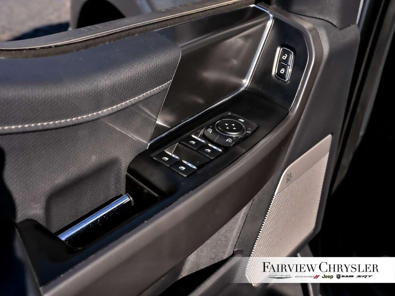 2024 Ford F-150 XLT 4WD SuperCrew 5.5' Box 303A   LEATHER   BLIND SPOT   CARPLAY   BLACK APPEARANCE   TAILGATE STEP   360 CAMERA Photo