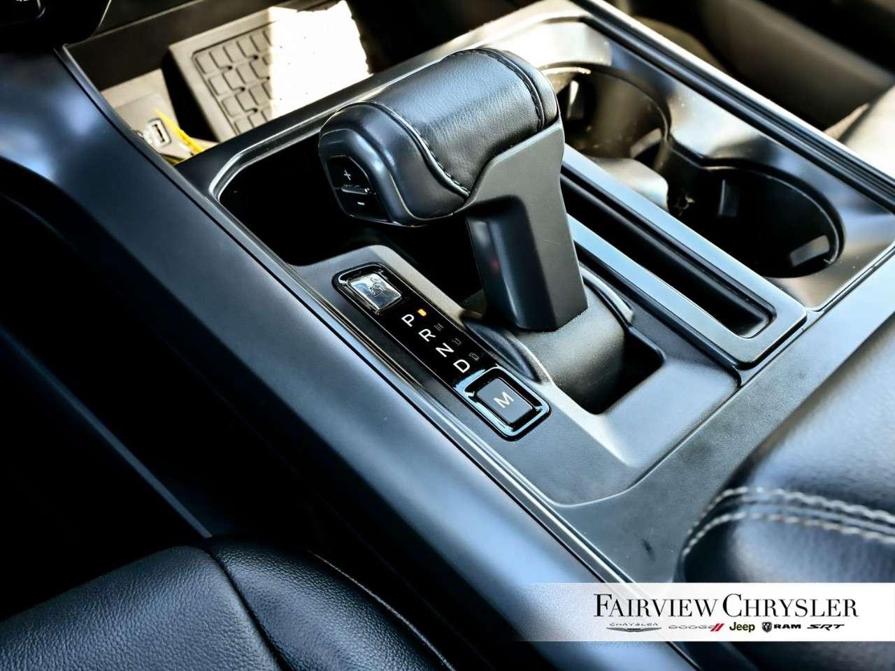 2024 Ford F-150 XLT 4WD SuperCrew 5.5' Box 303A   LEATHER   BLIND SPOT   CARPLAY   BLACK APPEARANCE   TAILGATE STEP   360 CAMERA Photo