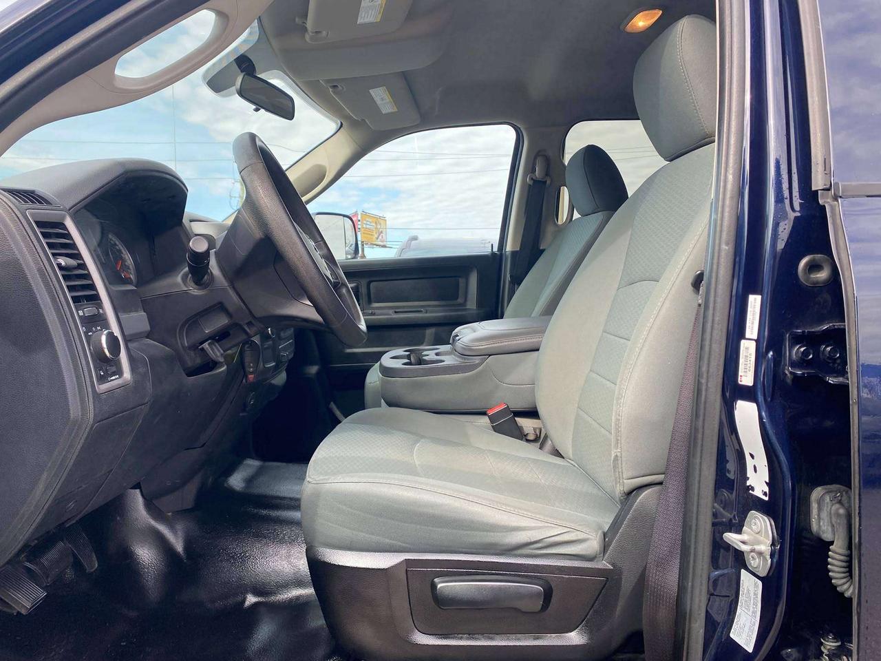 2016 RAM 1500 ST Crew Cab 4x4 ~Heated Mirrors ~Power Locks ~A/C Photo