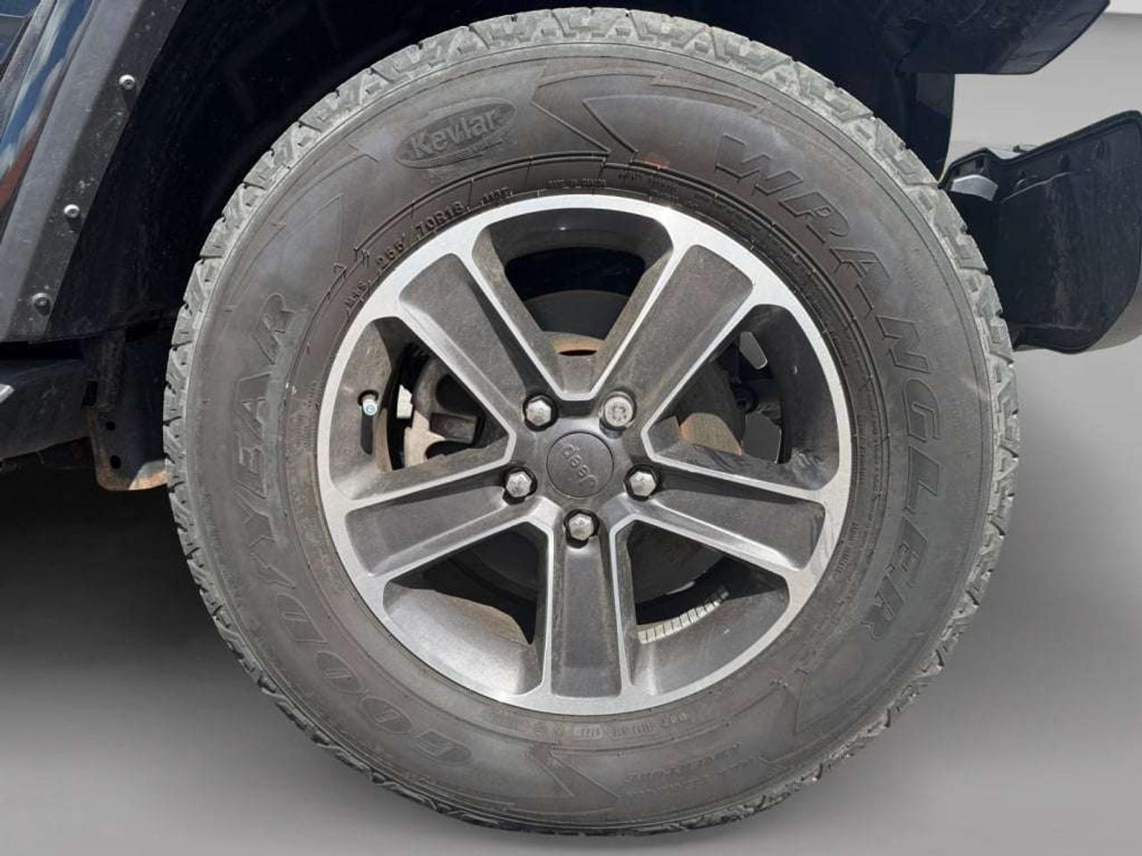 2023 Jeep Wrangler SAHARA 4WD Photo