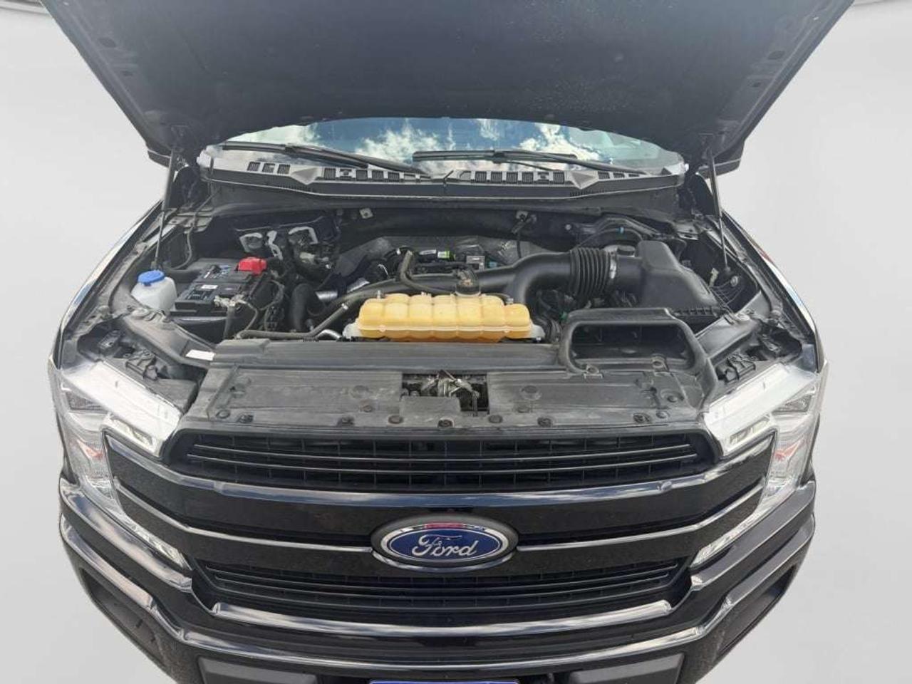 2020 Ford F-150 LARIAT 4WD   SPORT PACKAGE Photo
