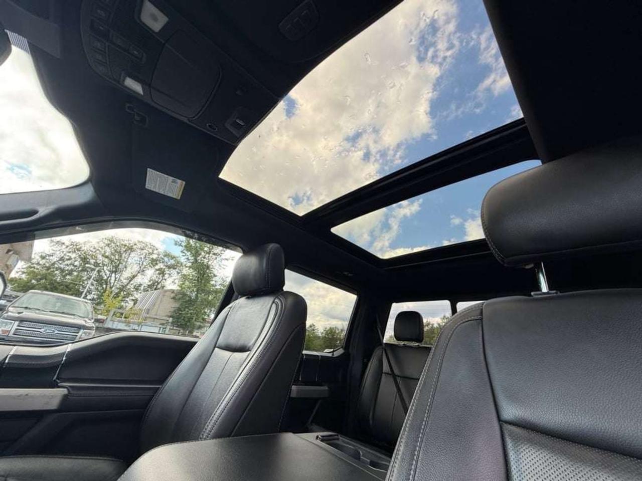 2020 Ford F-150 LARIAT 4WD   SPORT PACKAGE Photo