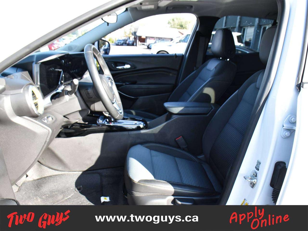 2025 Chevrolet Trax LT Sunroof Remote Start Back Up Camera Photo