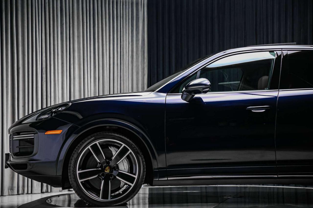 2019 Porsche Cayenne TURBO  HIGHLYOPTIONED NOACCIDENTS SERVICERECORDS Photo