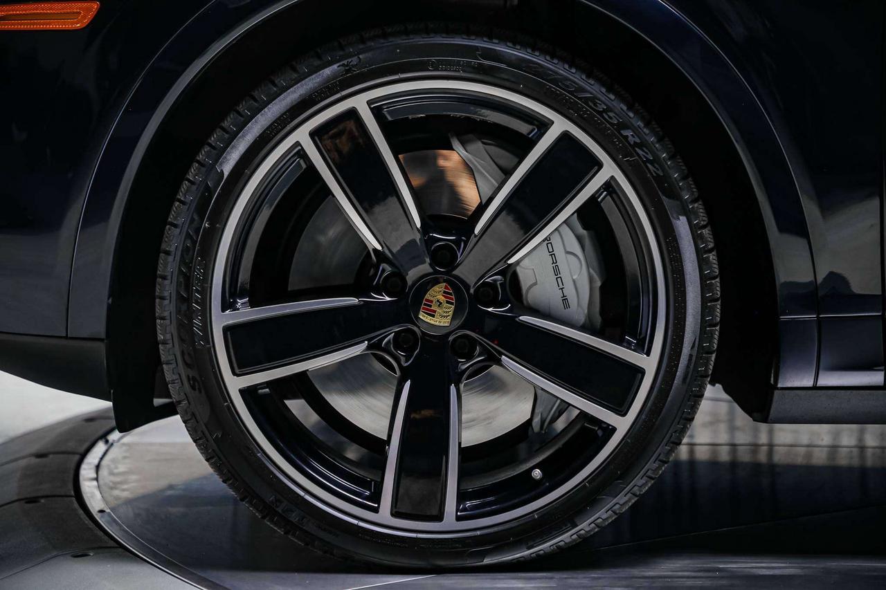 2019 Porsche Cayenne TURBO  HIGHLYOPTIONED NOACCIDENTS SERVICERECORDS Photo