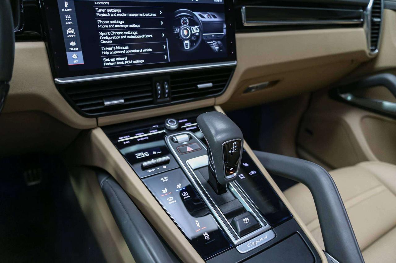 2019 Porsche Cayenne TURBO  HIGHLYOPTIONED NOACCIDENTS SERVICERECORDS Photo