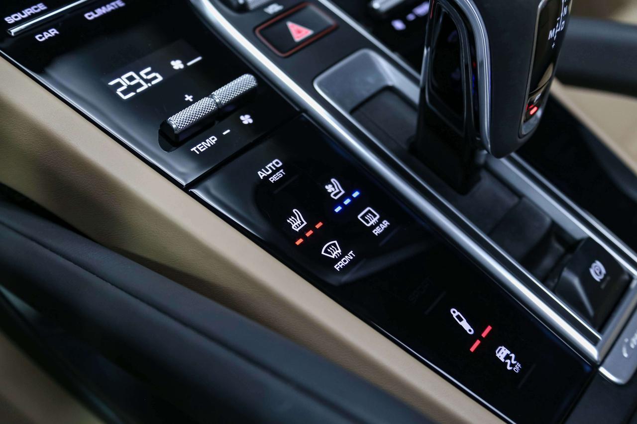 2019 Porsche Cayenne TURBO  HIGHLYOPTIONED NOACCIDENTS SERVICERECORDS Photo