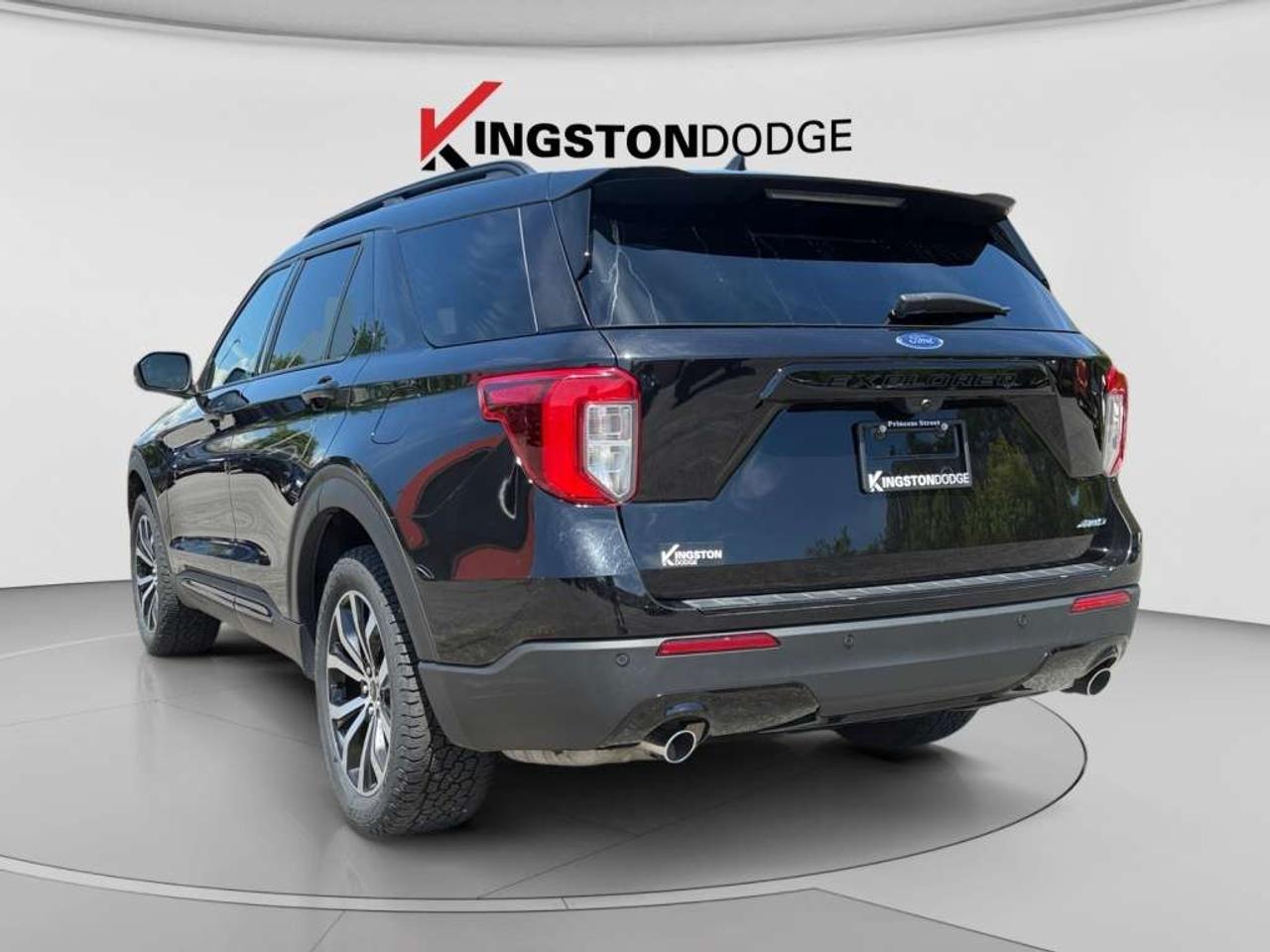 2023 Ford Explorer ST-Line 4WD Photo2