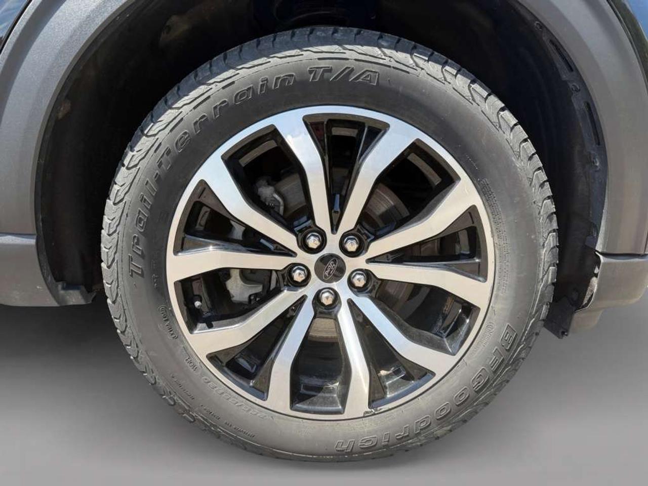 2023 Ford Explorer ST-Line 4WD Photo