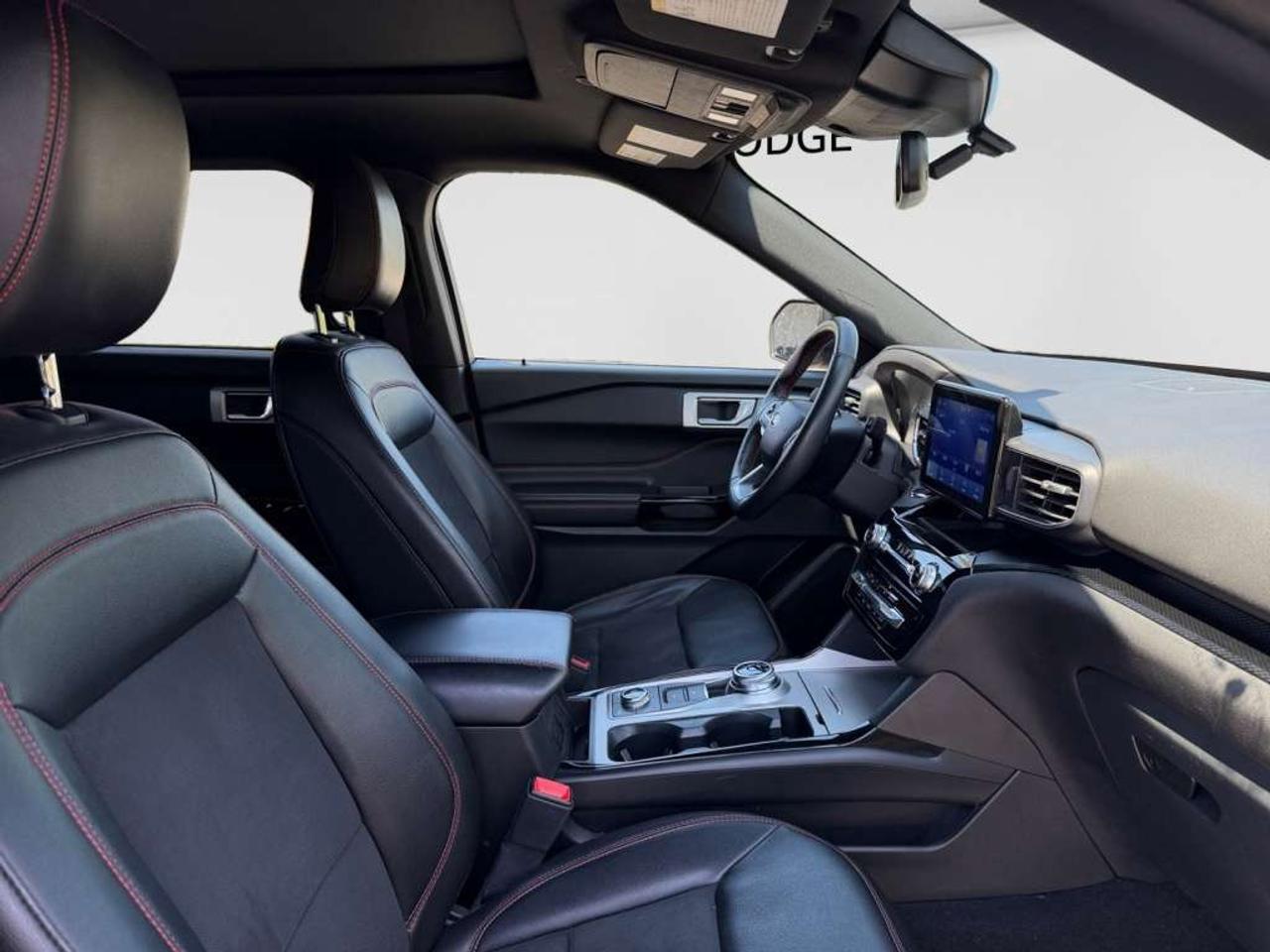2023 Ford Explorer ST-Line 4WD Photo