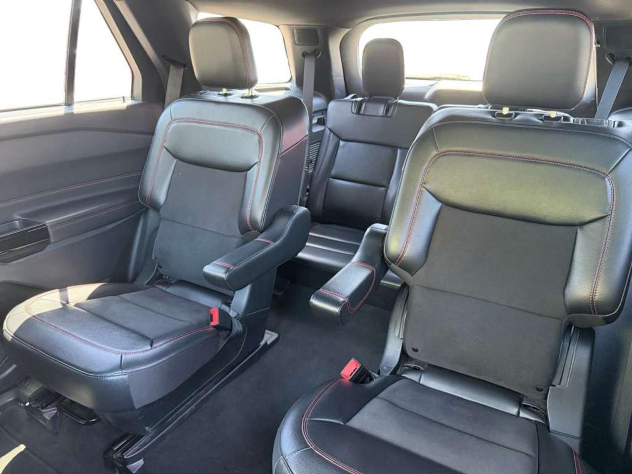 2023 Ford Explorer ST-Line 4WD Photo