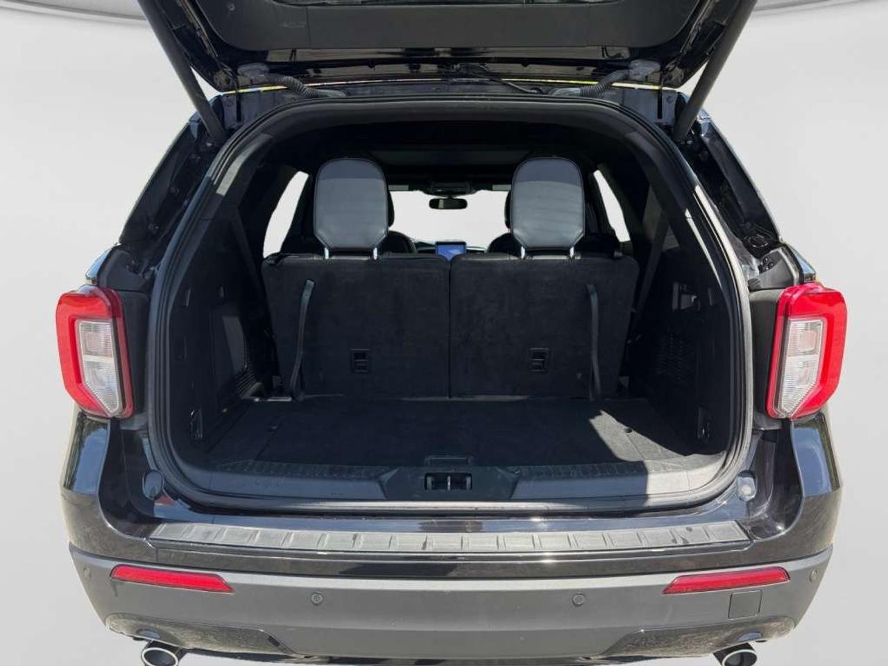 2023 Ford Explorer ST-Line 4WD Photo