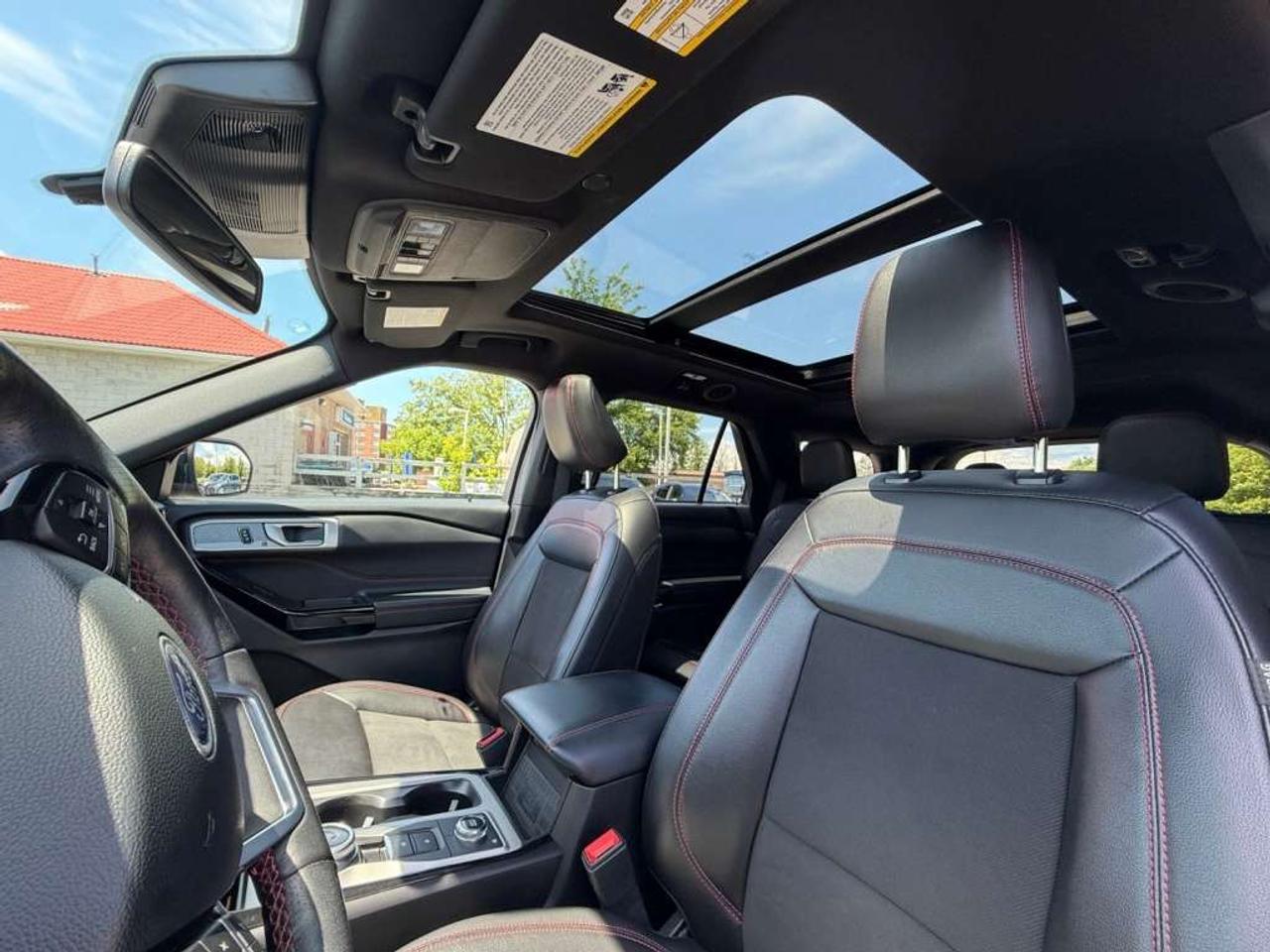 2023 Ford Explorer ST-Line 4WD Photo