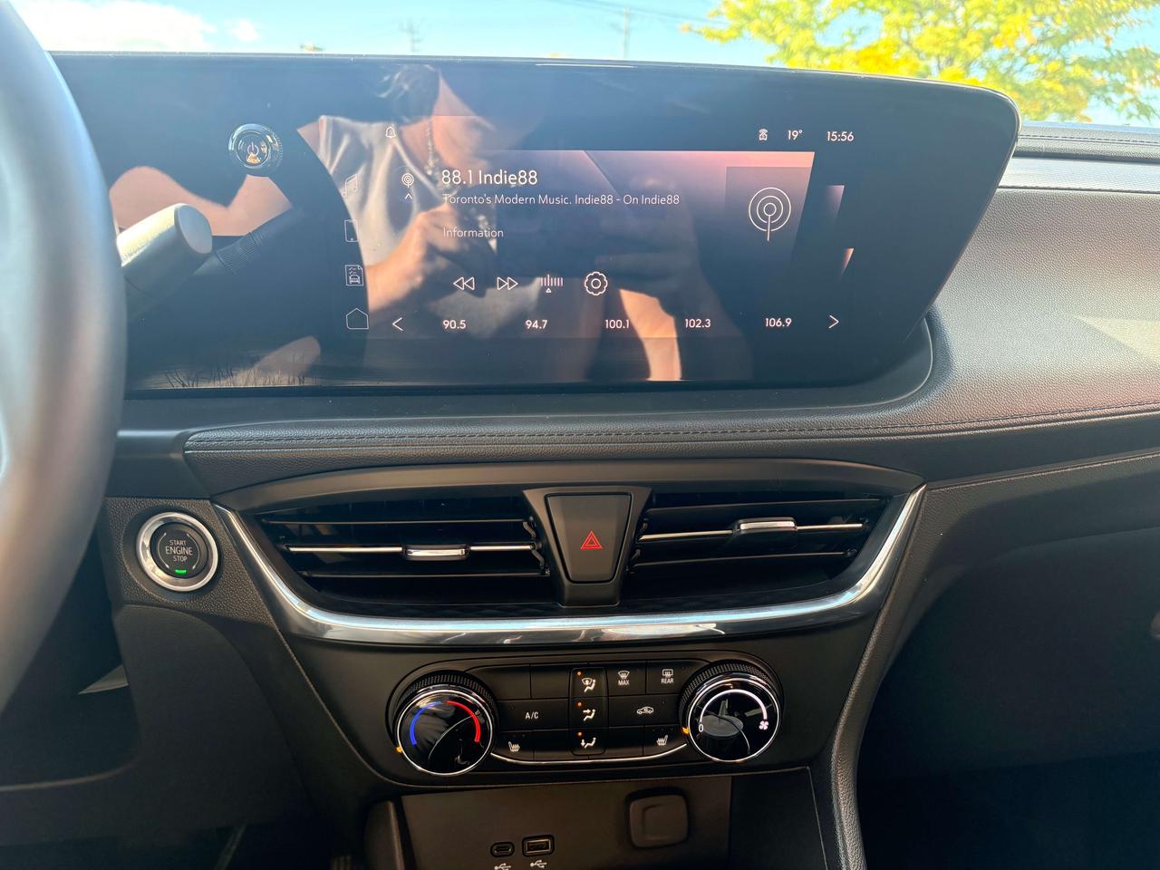 2025 Buick Encore Preferred AWD   Tech Pkg   WOW KMS Photo