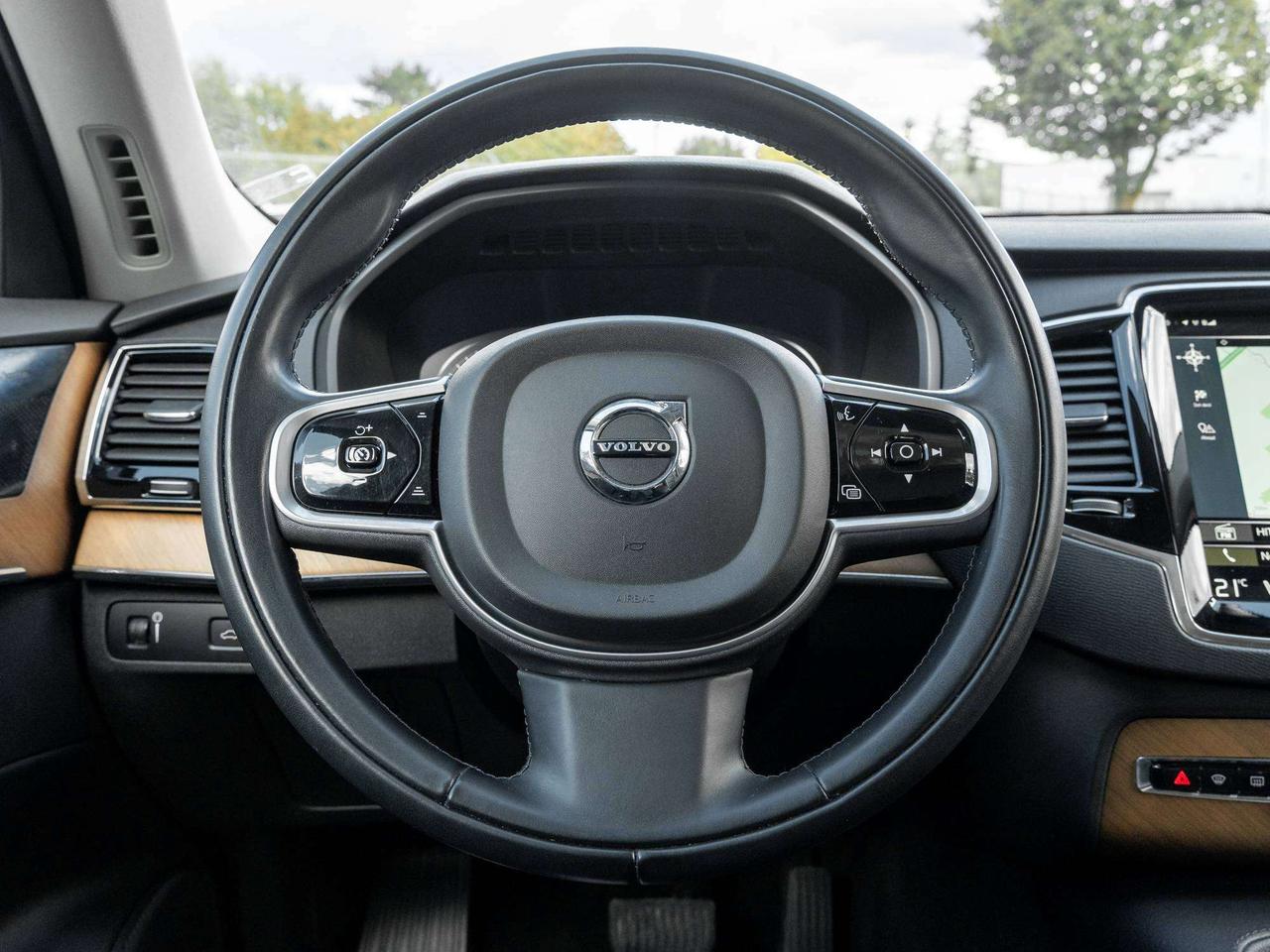 2022 Volvo XC90 Momentum^HarmanKardon^20"Wheels^CPO Rate fr 2.99%* Photo