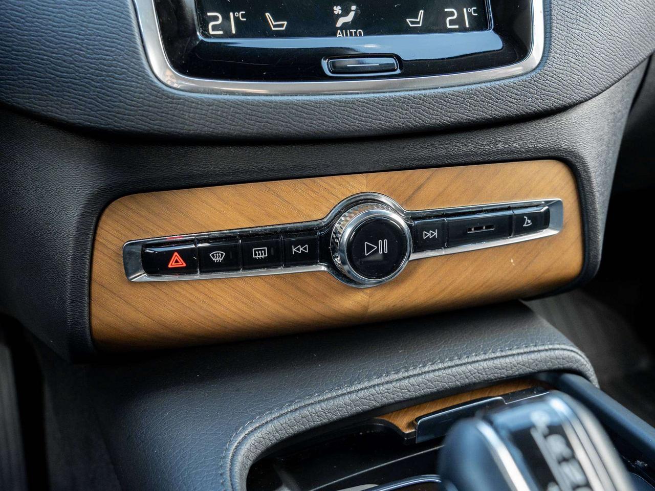 2022 Volvo XC90 Momentum^HarmanKardon^20"Wheels^CPO Rate fr 2.99%* Photo