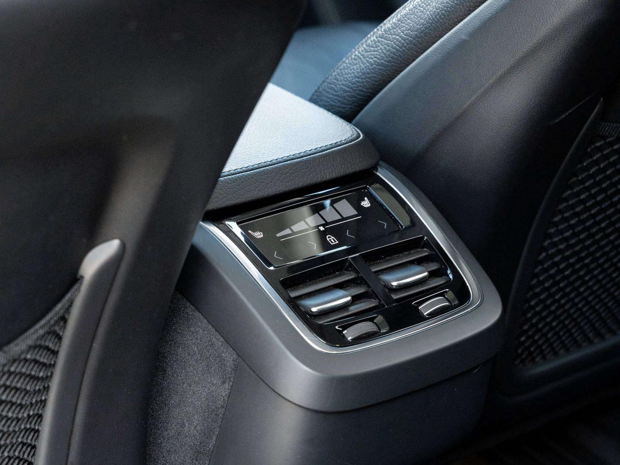2022 Volvo XC90 Momentum^HarmanKardon^20"Wheels^CPO Rate fr 2.99%* Photo