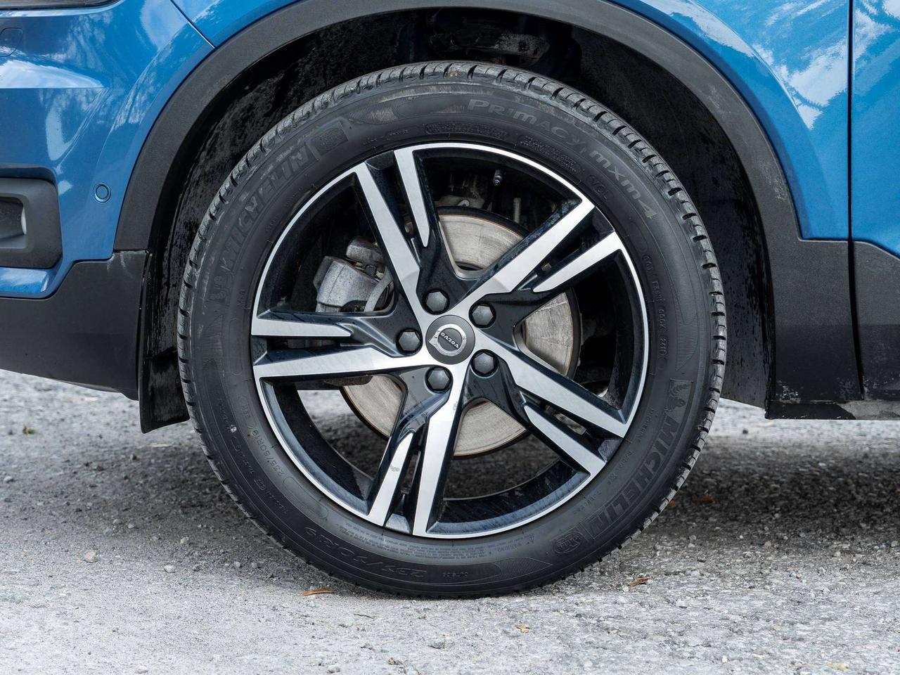 2019 Volvo XC40 R-DESIGN^New Brakes^Navi^Harman Kardon^PilotAssist Photo3
